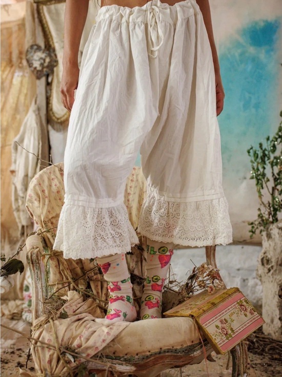 Magnolia Pearl Pants - Magnolia Pearl Cream Lace-Hem Cropped Capris